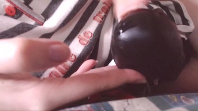 Taktu þennan stóra svarta hani í munninn þinn litli þræll