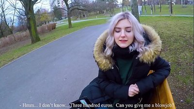Gleypir heitt ásamt ókunnugra fyrir peninga - blástur í garðinum eftir Evu Elfie